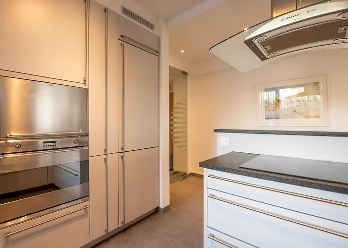 Montfleuri Apartment